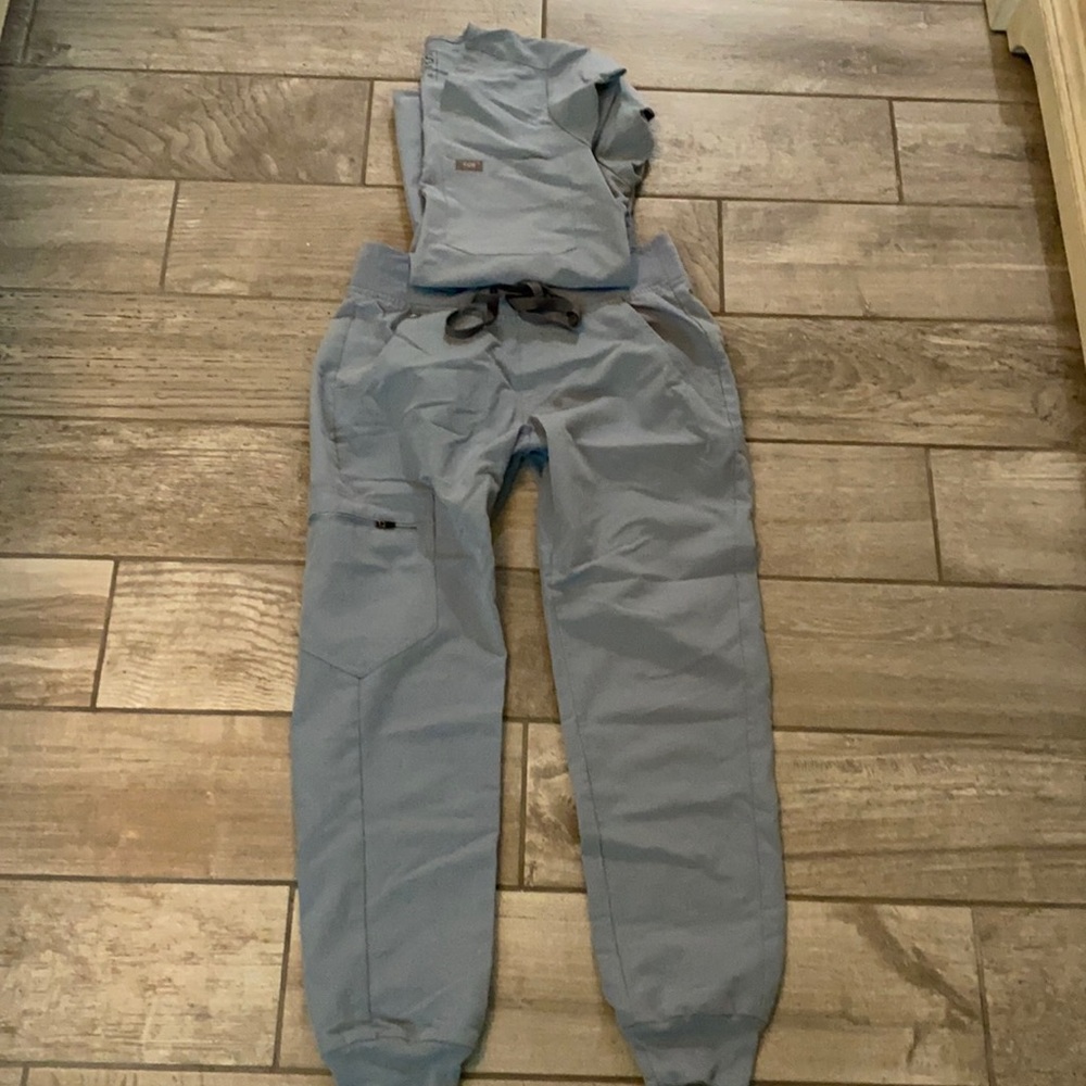 FIGS SET XS PETITE